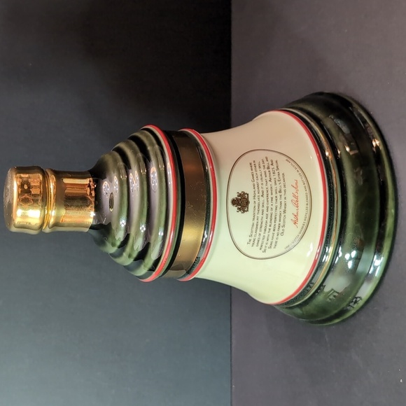 VGT 95  Bells Old Scotch Whisky Bottle Porcelain. - Picture 2 of 13